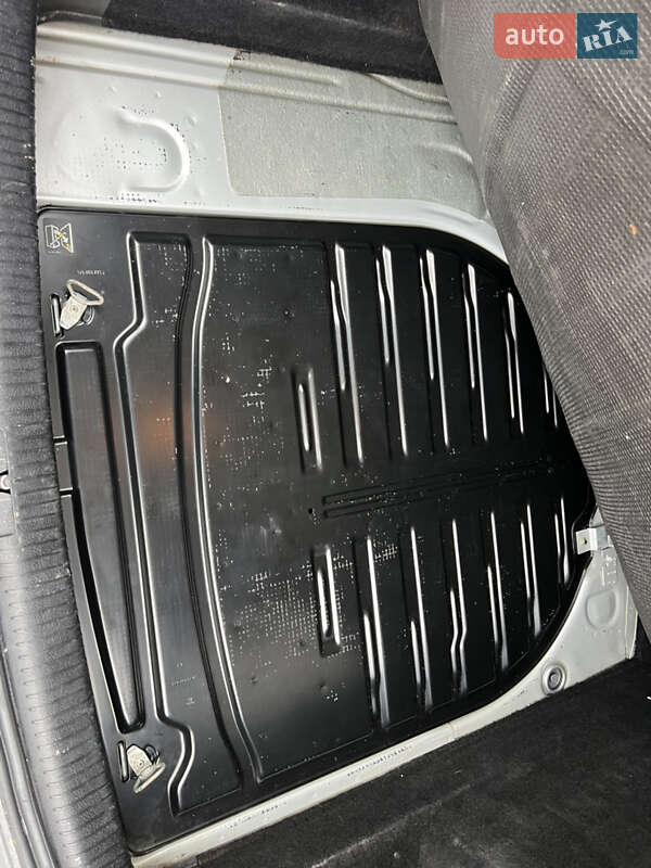 Універсал Volkswagen Golf 2005 в Звягелі