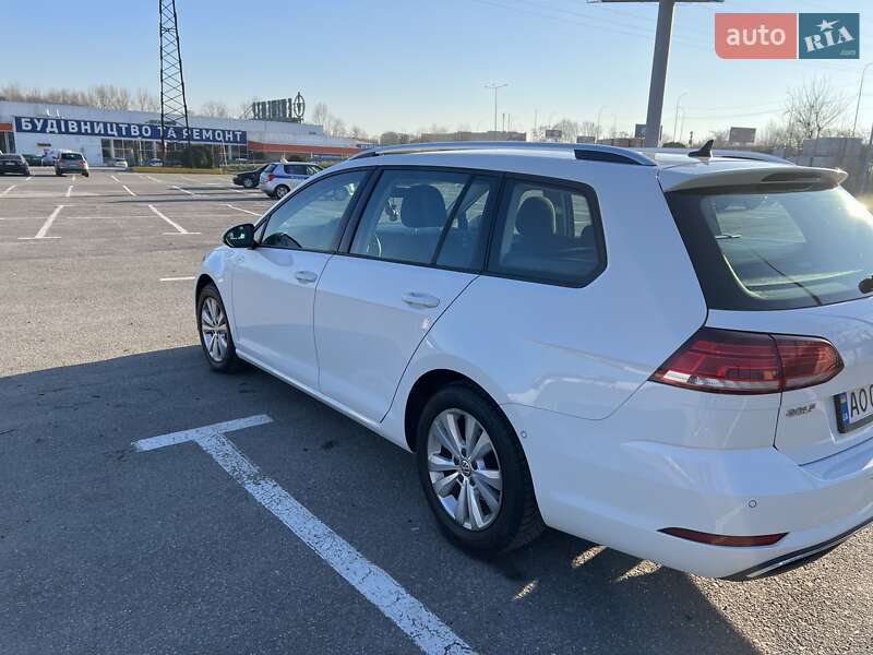 Универсал Volkswagen Golf 2018 в Ужгороде