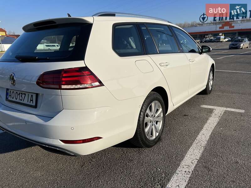 Универсал Volkswagen Golf 2018 в Ужгороде