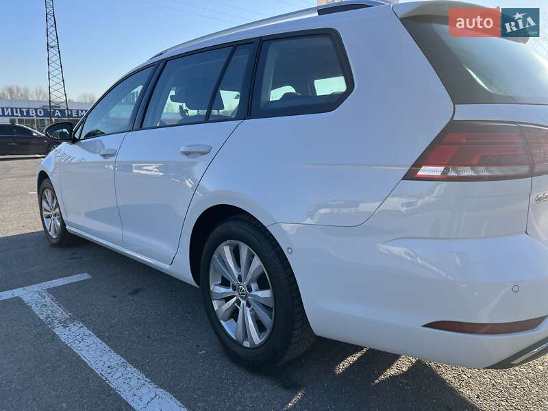 Универсал Volkswagen Golf 2018 в Ужгороде