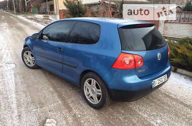 Хэтчбек Volkswagen Golf 2003 в Краснограде