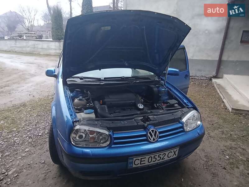 Хэтчбек Volkswagen Golf 2003 в Сторожинце