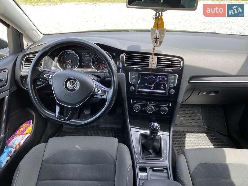 Универсал Volkswagen Golf 2014 в Ивано-Франковске