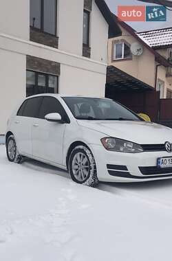 Хетчбек Volkswagen Golf 2017 в 