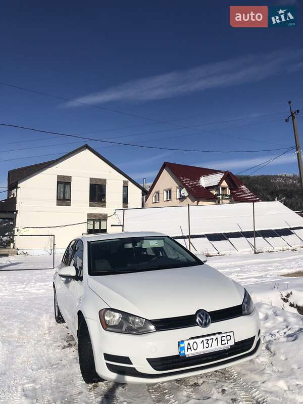 Хетчбек Volkswagen Golf 2017 в Міжгір'ї