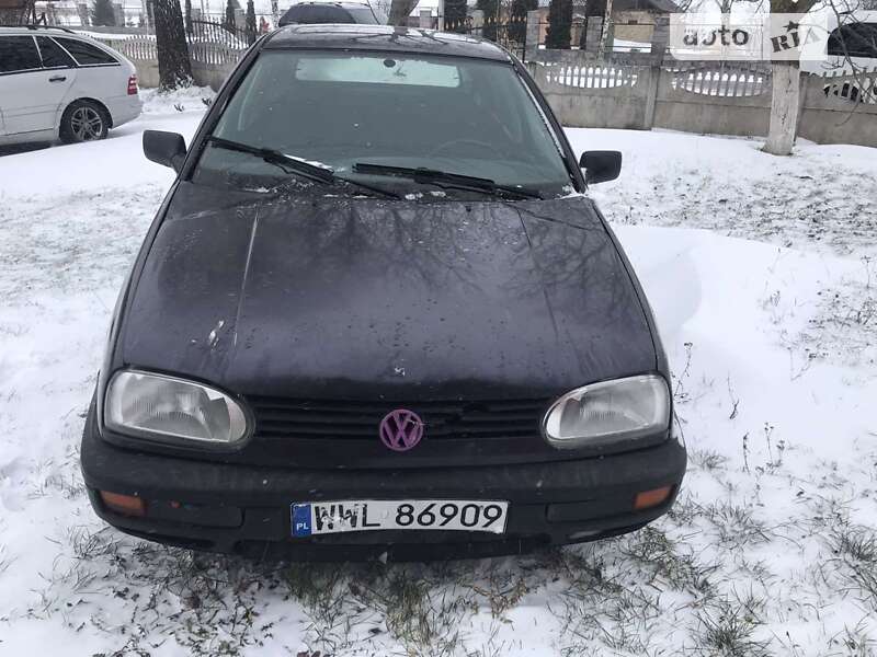 Хэтчбек Volkswagen Golf 1995 в Ровно