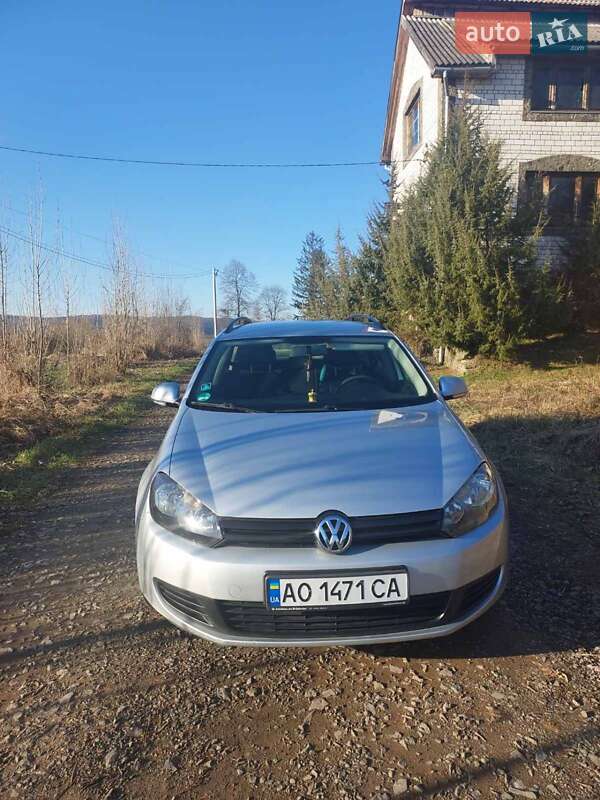 Универсал Volkswagen Golf 2010 в Ужгороде