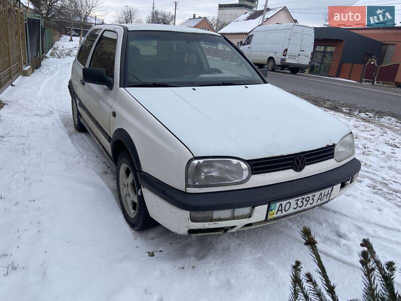 Хетчбек Volkswagen Golf 1997 в Тячеві