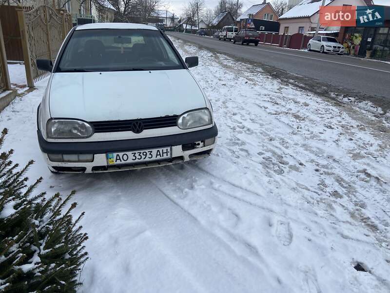 Хетчбек Volkswagen Golf 1997 в Тячеві