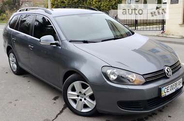 Універсал Volkswagen Golf 2010 в Чернівцях