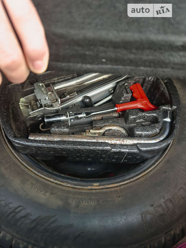 Хетчбек Volkswagen Golf 2003 в Львові