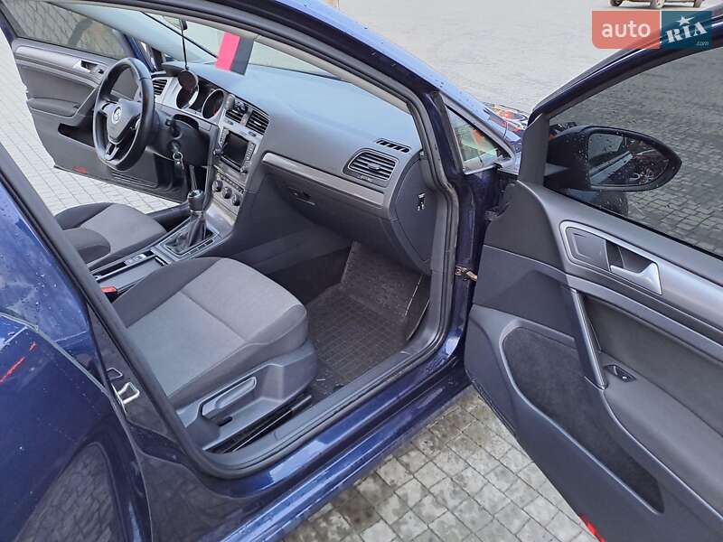 Універсал Volkswagen Golf 2015 в Полтаві