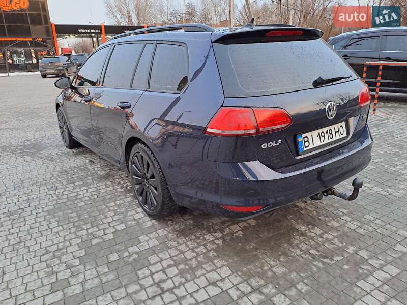 Універсал Volkswagen Golf 2015 в Полтаві