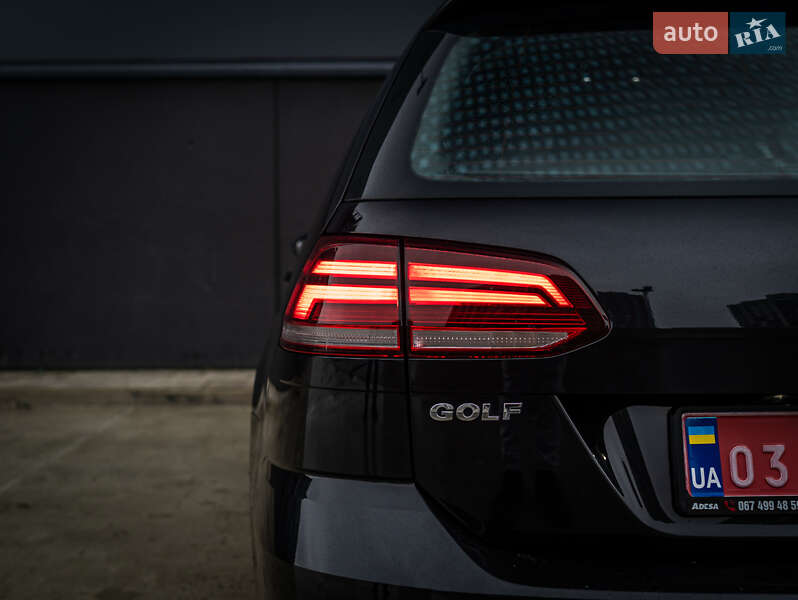 Універсал Volkswagen Golf 2020 в Києві