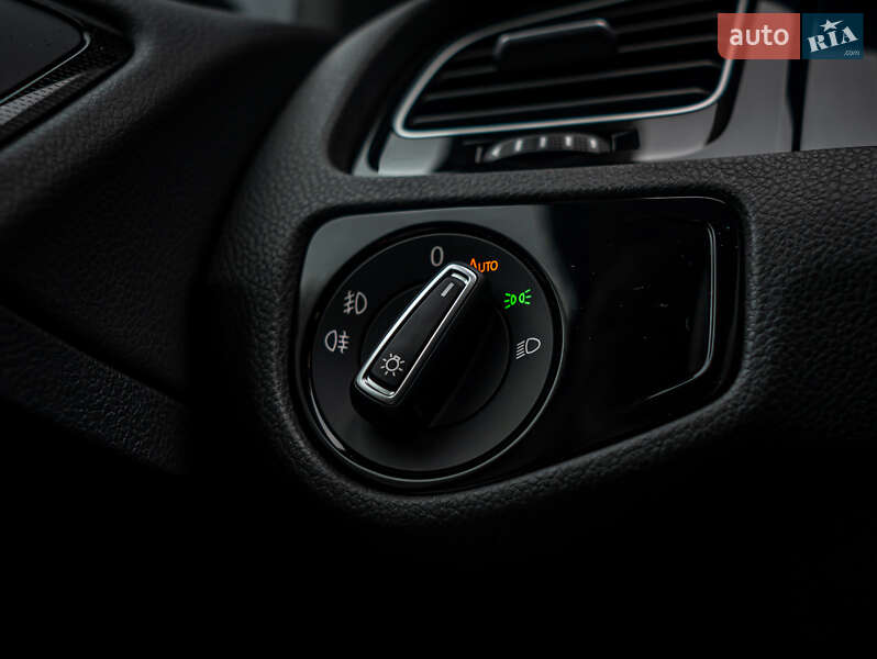 Універсал Volkswagen Golf 2020 в Києві