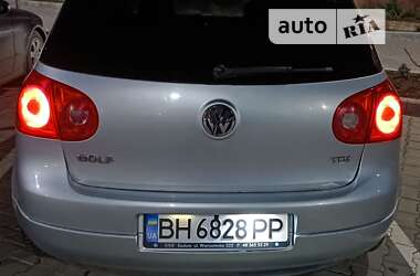 Хетчбек Volkswagen Golf 2008 в 