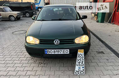 Хэтчбек Volkswagen Golf 2001 в Тернополе