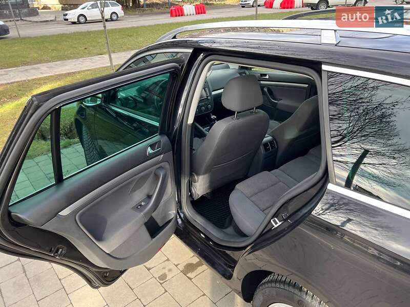 Универсал Volkswagen Golf 2009 в Ужгороде