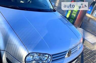 Хэтчбек Volkswagen Golf 2002 в Кропивницком