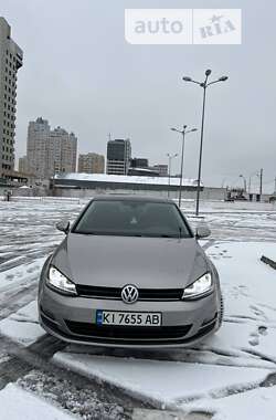 Хетчбек Volkswagen Golf 2015 в Києві
