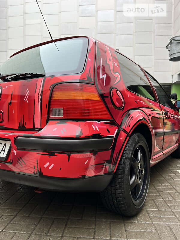 Хэтчбек Volkswagen Golf 1999 в Киеве