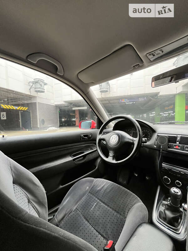 Хэтчбек Volkswagen Golf 1999 в Киеве