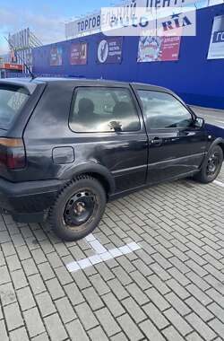 Хэтчбек Volkswagen Golf 1995 в Нововолынске