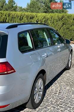 Універсал Volkswagen Golf 2015 в Дніпрі
