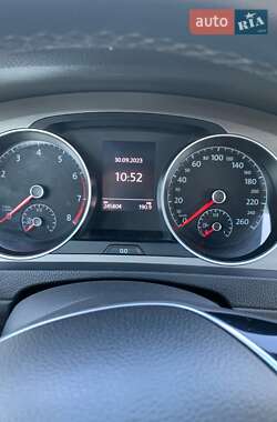 Універсал Volkswagen Golf 2015 в Дніпрі