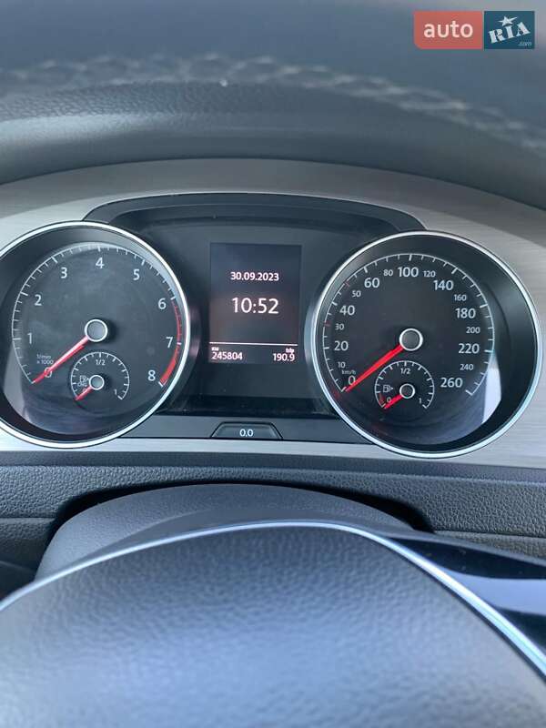 Універсал Volkswagen Golf 2015 в Дніпрі