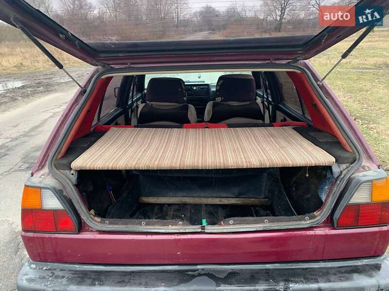 Хетчбек Volkswagen Golf 1985 в Козятині