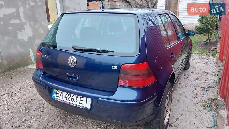Хетчбек Volkswagen Golf 2001 в Кропивницькому