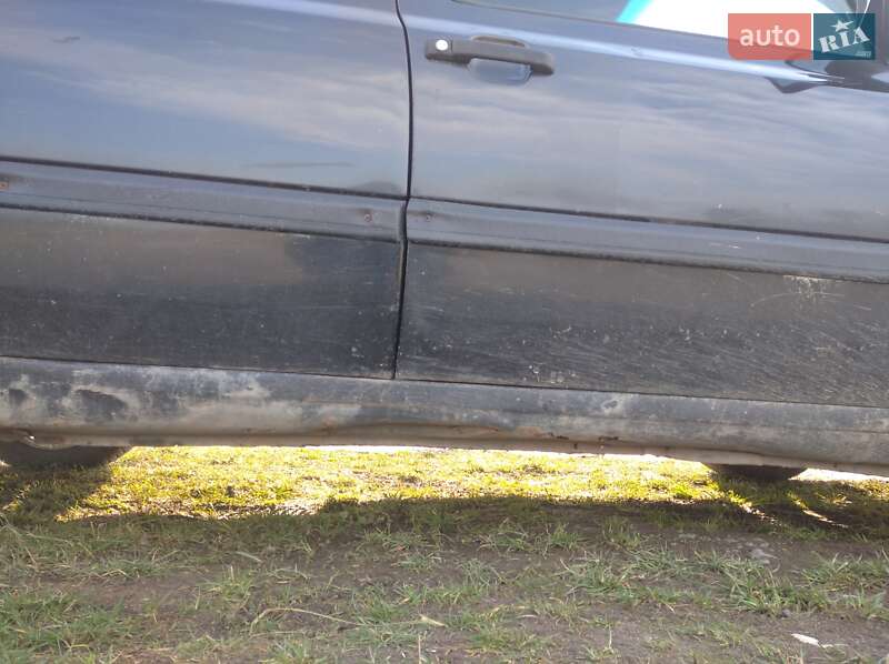 Хетчбек Volkswagen Golf 1993 в Городку