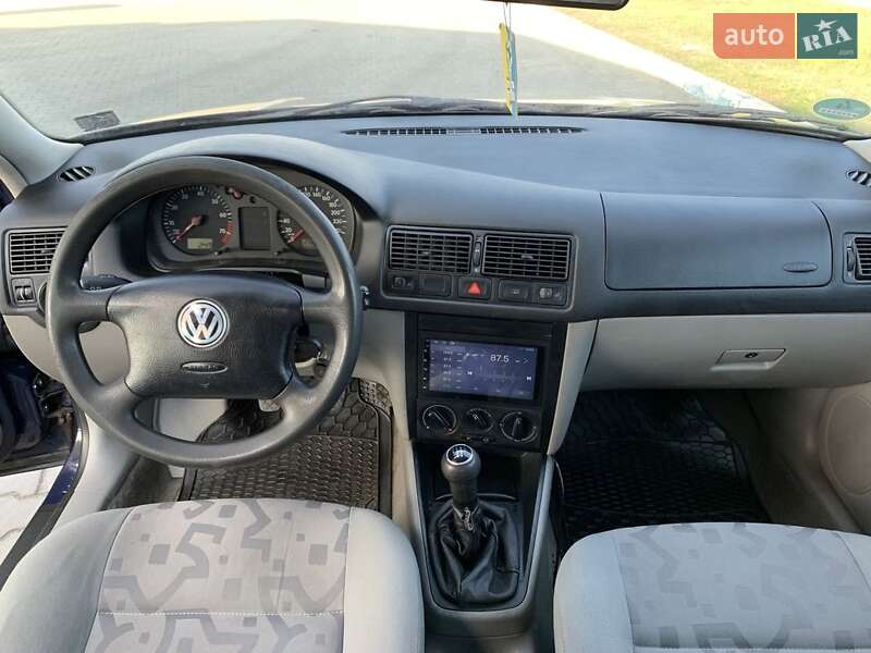 Хетчбек Volkswagen Golf 1999 в Львові