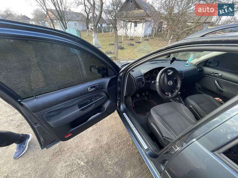 Универсал Volkswagen Golf 2003 в Сарнах