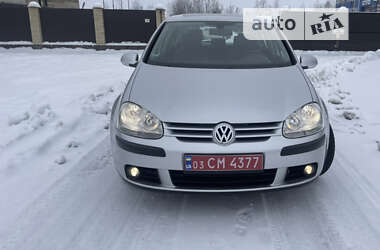 Хэтчбек Volkswagen Golf 2004 в Каменец-Подольском