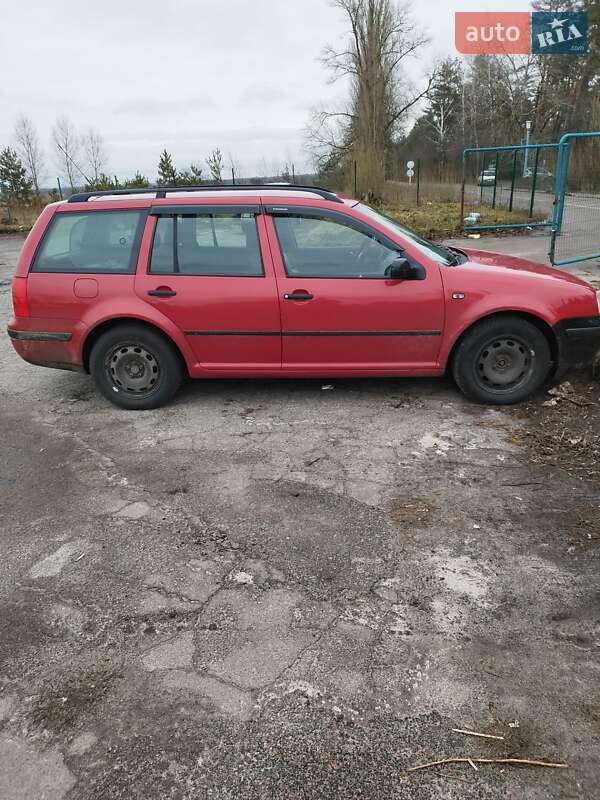 Универсал Volkswagen Golf 2001 в Яготине