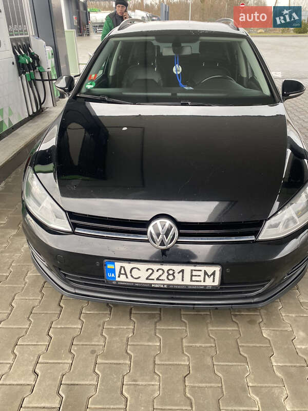 Универсал Volkswagen Golf 2016 в Луцке