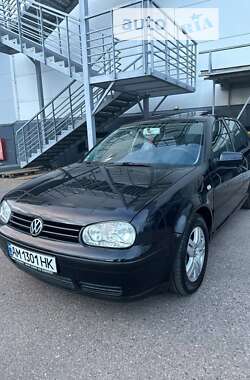 Хэтчбек Volkswagen Golf 2001 в Одессе