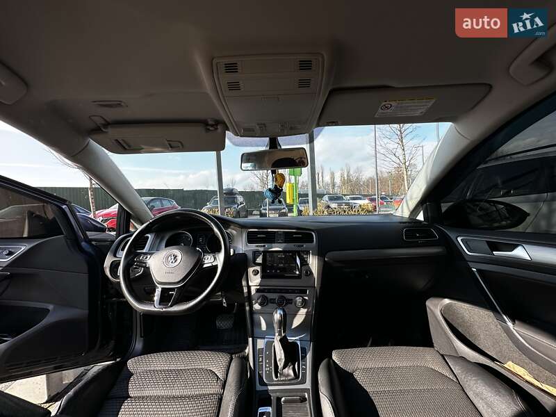 Універсал Volkswagen Golf 2014 в Києві