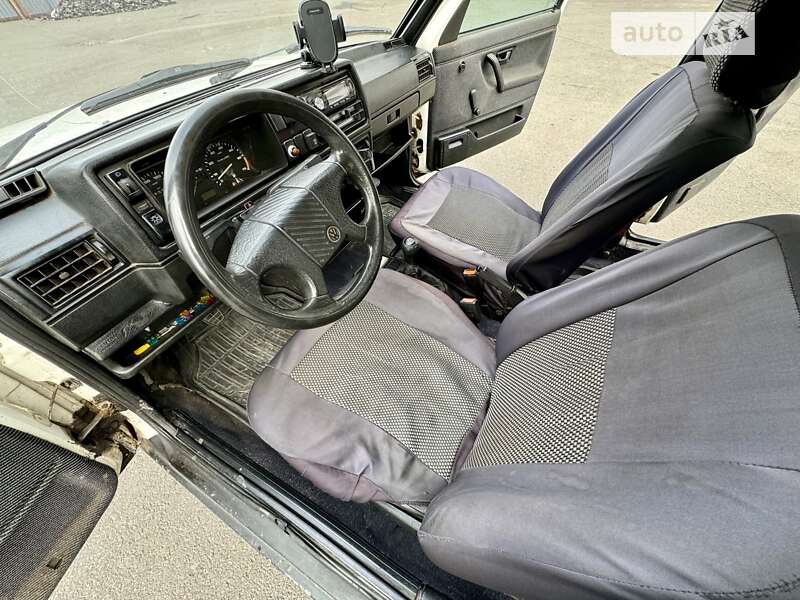 Хэтчбек Volkswagen Golf 1990 в Одессе