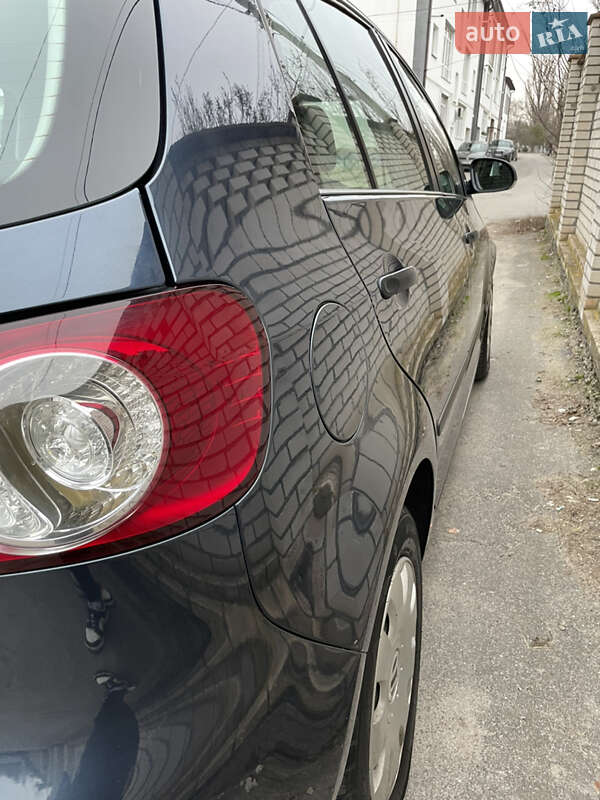 Хэтчбек Volkswagen Golf 2005 в Виннице