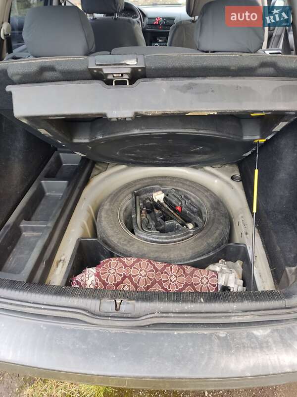 Универсал Volkswagen Golf 2003 в Ивано-Франковске