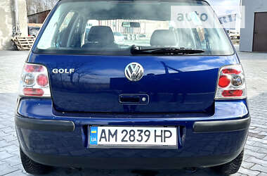 Хэтчбек Volkswagen Golf 2002 в Звягеле