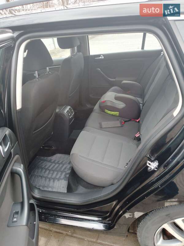 Універсал Volkswagen Golf 2012 в Івано-Франківську