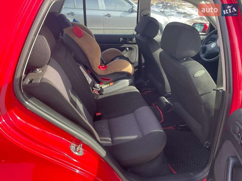 Хэтчбек Volkswagen Golf 2000 в Харькове