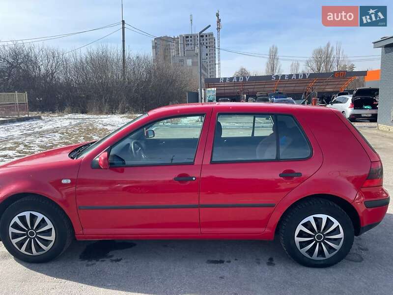Хэтчбек Volkswagen Golf 2000 в Харькове