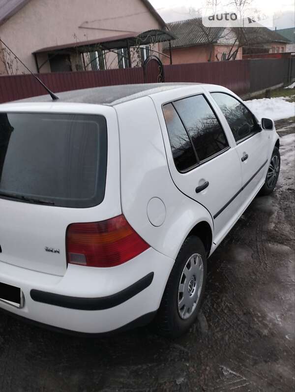 Хетчбек Volkswagen Golf 1998 в Ніжині