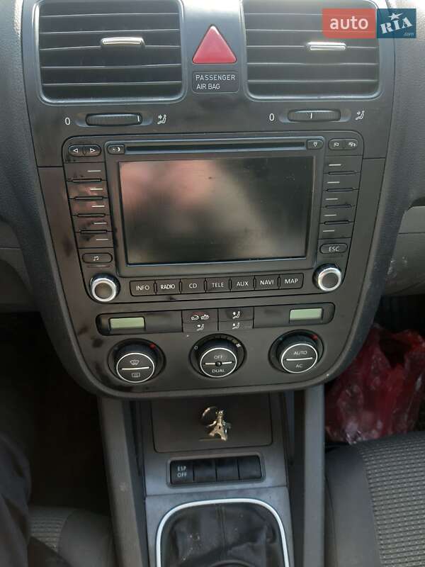 Універсал Volkswagen Golf 2008 в Києві