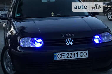 Хэтчбек Volkswagen Golf 2002 в Черновцах